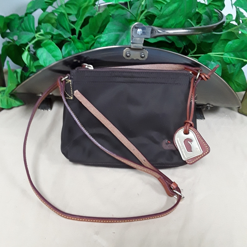 VTG Dooney&Bourke Purse Canvas Type Brown